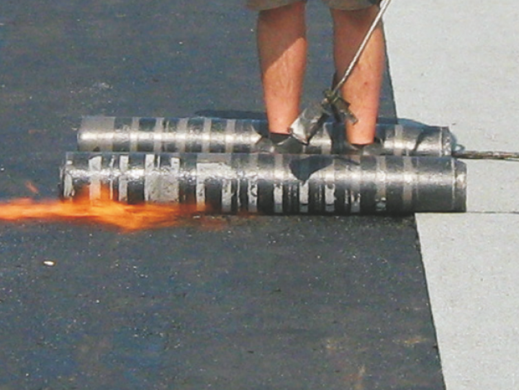 Hasse Dachbahnen aufbringen